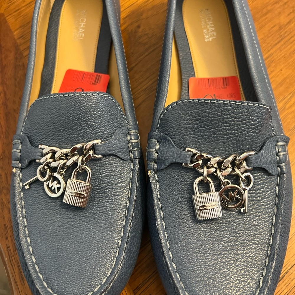 Micheal Kors flats